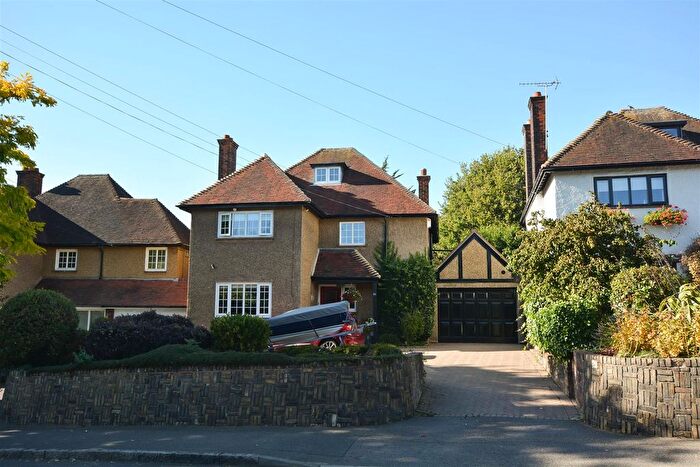 4 Bedroom Detached House For Sale In Park Road, Brentwood, CM14