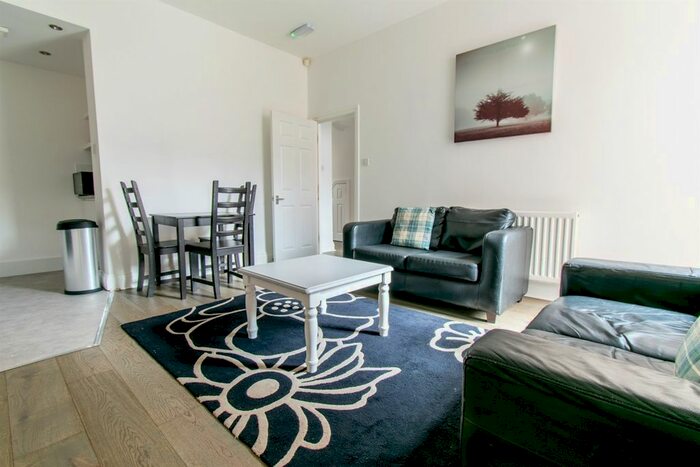 3 Bedroom Flat To Rent In Hazelwood Avenue, Jesmond, Newcastle Upon Tyne NE2