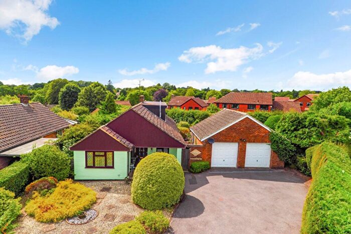 5 Bedroom Detached House For Sale In Yarnhams Close, Four Marks, Alton, Hampshire, GU34