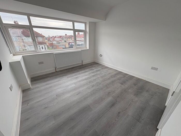 3 Bedroom Flat To Rent In Wentworth Crescent First Floor, Hayes, UB3