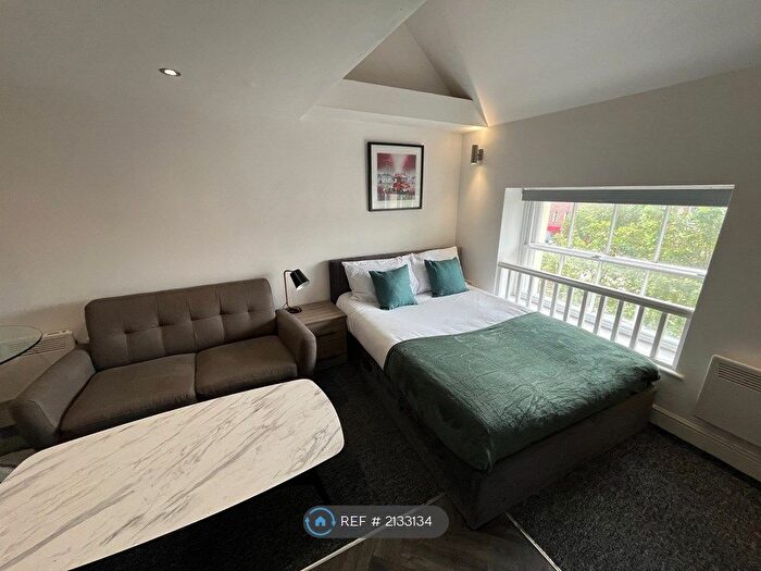 Studio To Rent In The Square, Retford, DN22