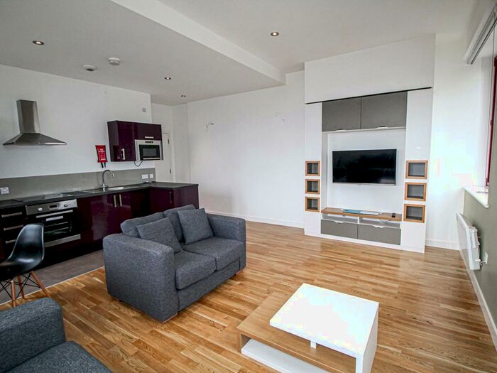 2 Bedroom Apartment To Rent In Wade Lane, Leeds, West Yorkshire, LS2