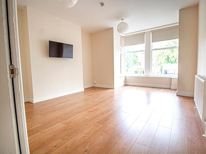 2 Bedroom Apartment To Rent In Apt, Pavilion House #, HG1