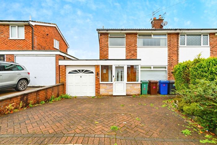 3 Bedroom Semi Detached House For Sale In Blenheim Close, Bury, Greater Manchester, BL9