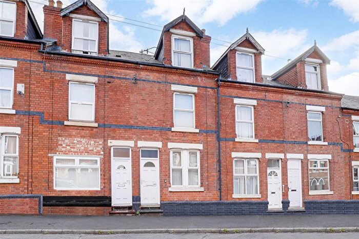 3 Bedroom Terraced House For Sale In Kentwood Road, Nottingham, NG2
