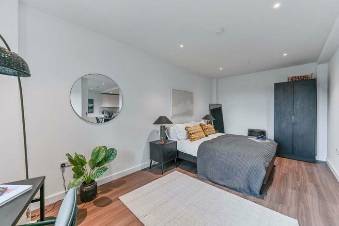 1 Bedroom Flat To Rent In College Road, Croydon, CR0