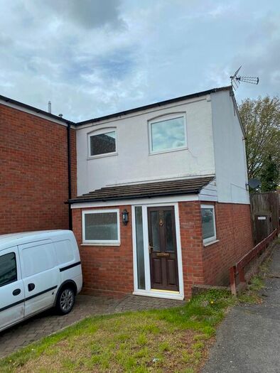 4 Bedroom End Of Terrace House To Rent In Goldsworthy Way, Slough, SL1