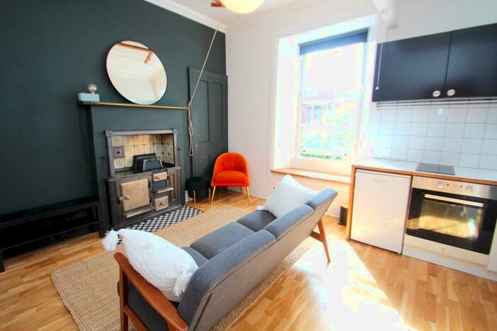 1 Bedroom Flat To Rent In Torness Street, Glasgow, G11