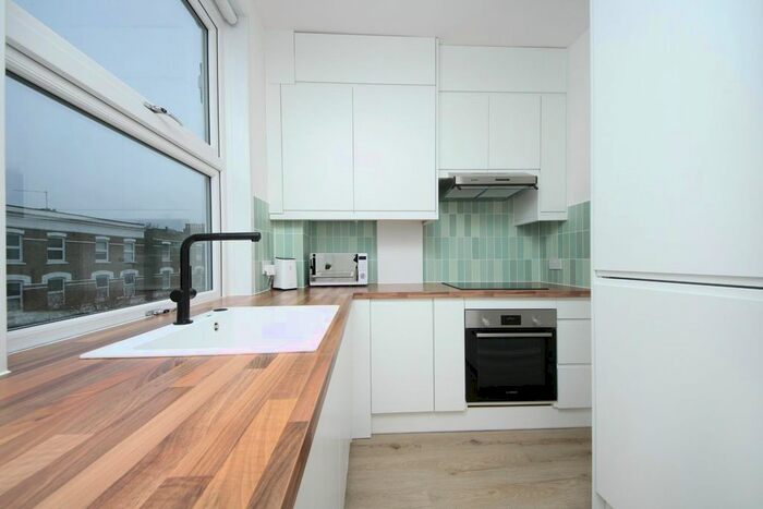 2 Bedroom Flat To Rent In Essex Road, London, W3