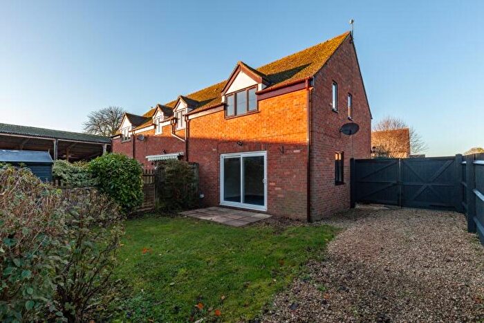 2 Bedroom End Of Terrace House To Rent In Marsh Gibbon, OX27