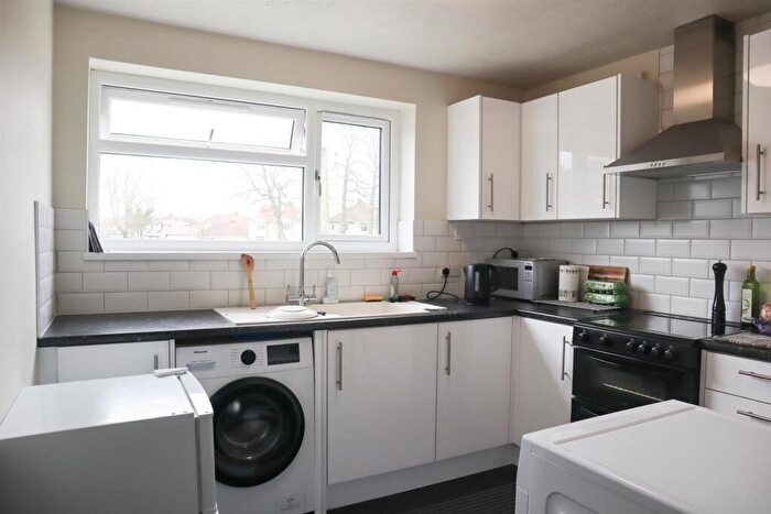 1 Bedroom Flat To Rent In Salthouse Road, Clevedon, BS21