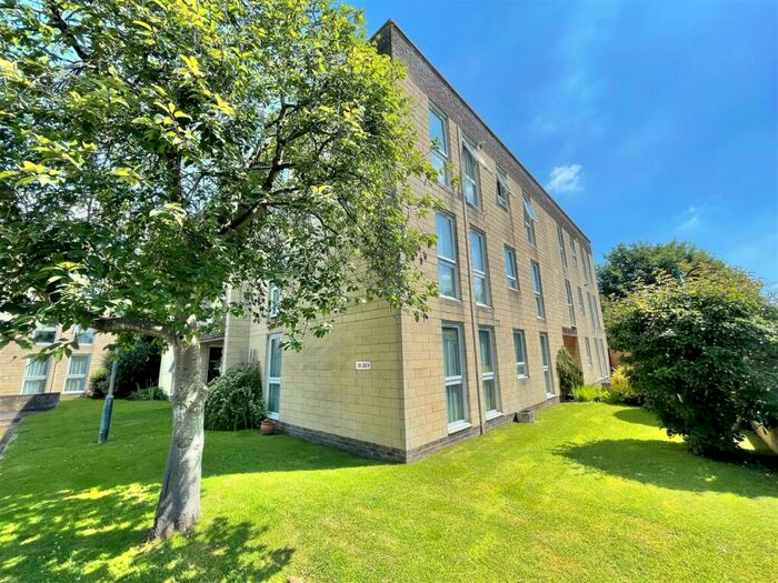 2 Bedroom Flat To Rent In St Oswalds Court, Redland, Bristol, BS6