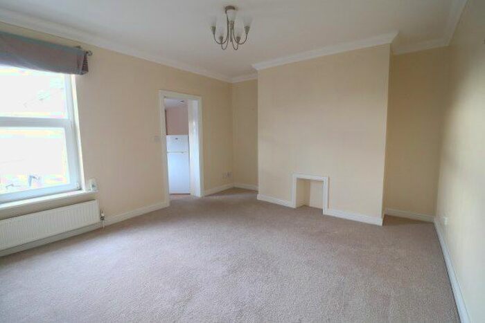 2 Bedroom Flat To Rent In Glen Terrace, Washington, NE38