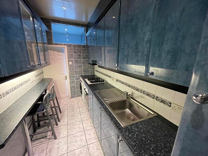 1 Bedroom Flat To Rent In A High Road, North Finchley, N12