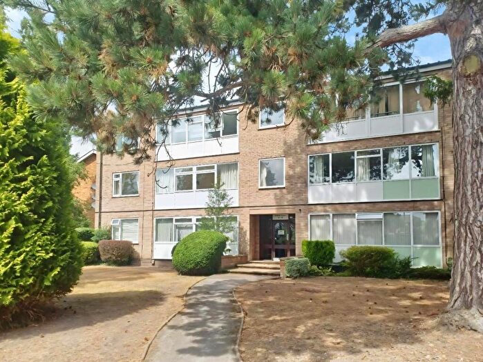 2 Bedroom Flat For Sale In Manor Court, Dorridge, B93