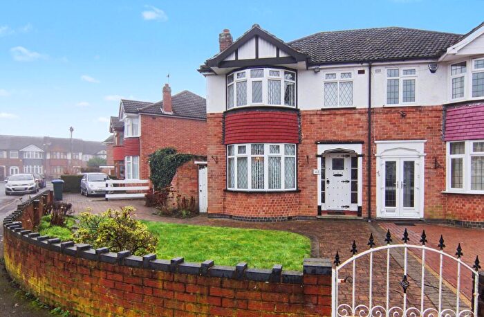 3 Bedroom Semi Detached House For Sale In Silverdale Close, Coventry, CV2