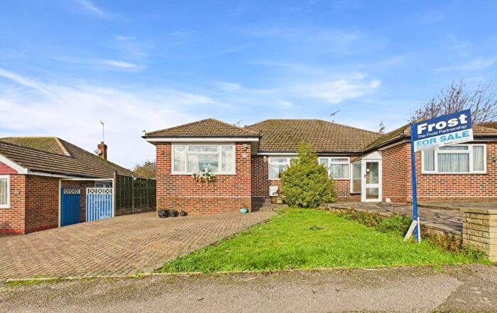 3 Bedroom Bungalow For Sale In West View, Chesham, Buckinghamshire, HP5