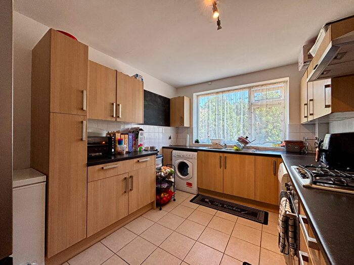 2 Bedroom Maisonette To Rent In Abbey Park, Beckenham, BR3
