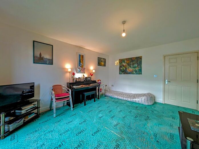 1 Bedroom Flat For Sale In Eirene Road, Goring-By-Sea, Worthing, BN12