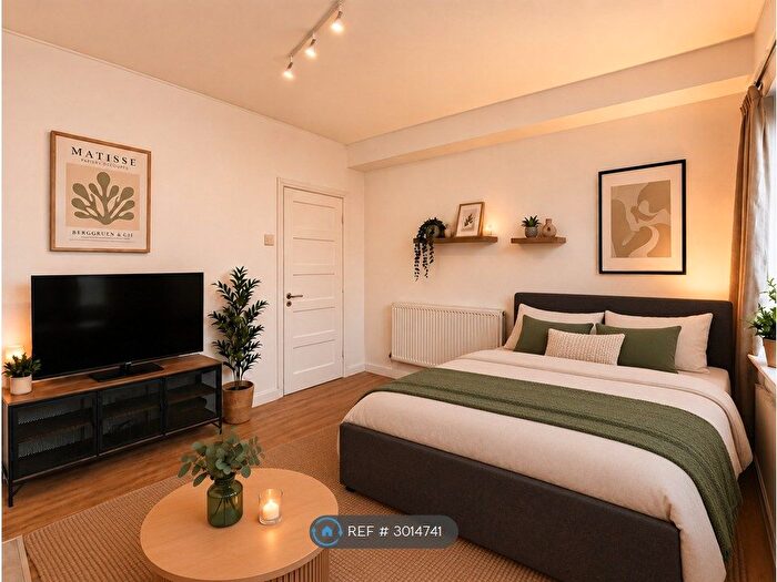 3 Bedroom Flat To Rent In Finn House, London, N1