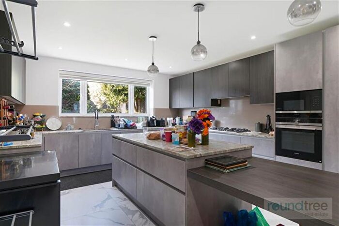 5 Bedroom Detached House For Sale In Queens Way, Hendon, NW4