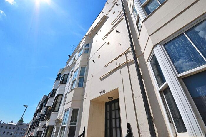 1 Bedroom Flat To Rent In Queens Square, Brighton, BN1