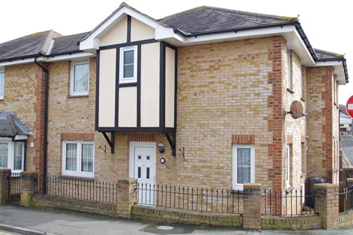 2 Bedroom End Of Terrace House To Rent In St Johns Road, Shanklin, PO37
