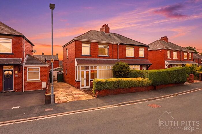 3 Bedroom Semi Detached House For Sale In Coniston Road, WF12
