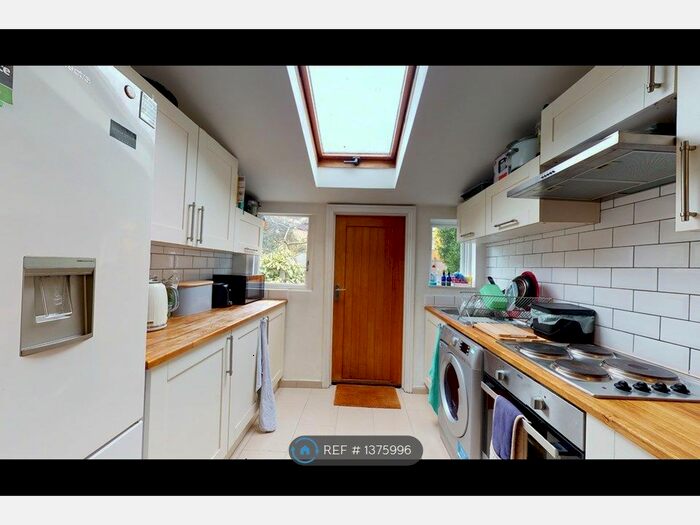 4 Bedroom Detached House To Rent In Coleman Road, London, SE5