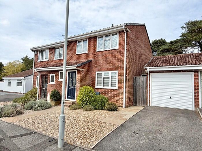 3 Bedroom Semi-Detached House For Sale In Swallow Close, Creekmoor, BH17