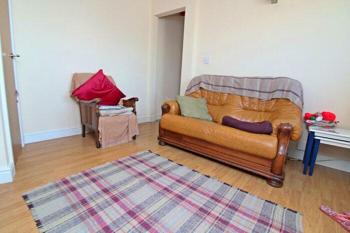 1 Bedroom Flat To Rent In North Road, Cathays, Cardiff, CF14