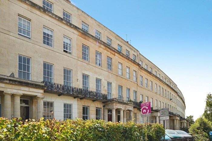 1 Bedroom Apartment For Sale In Lansdown Crescent, Cheltenham, Gloucestershire, GL50
