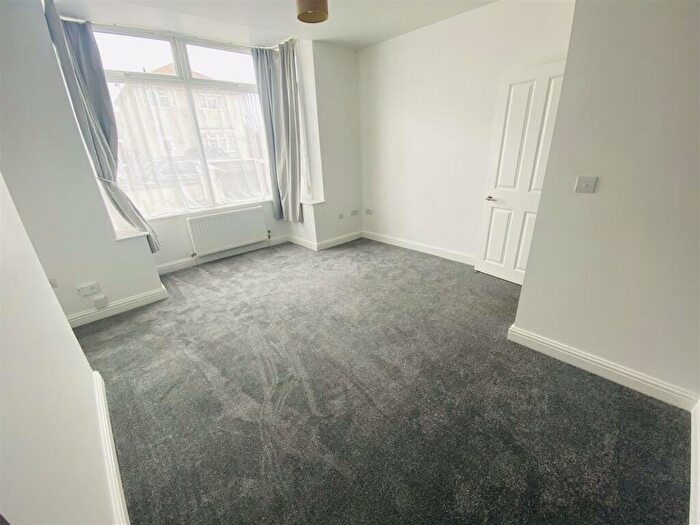 2 Bedroom Flat To Rent In B Garden Flat, Toronto Road, BS7