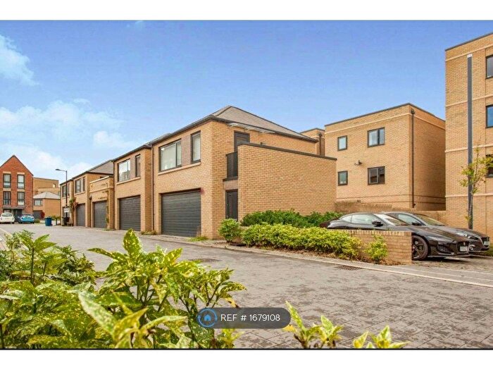 5 Bedroom Detached House To Rent In Osprey Drive, Trumpington, Cambridge, CB2