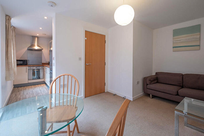 2 Bedroom Apartment For Sale In Green Lane, Sheffield, South Yorkshire, S6