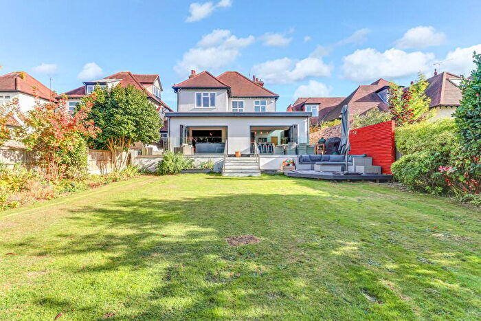 4 Bedroom Detached House For Sale In Tyrone Road, Thorpe Bay, SS1