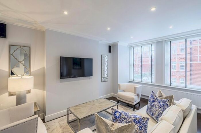 3 Bedroom Flat To Rent In Hamlet Gardens, London, W6