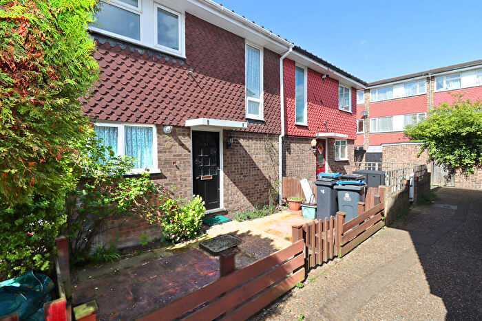2 Bedroom Terraced House To Rent In Smith Street, Surbiton, KT5