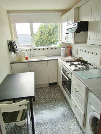 2 Bedroom Flat To Rent In Beacon Lane, Exeter, EX4