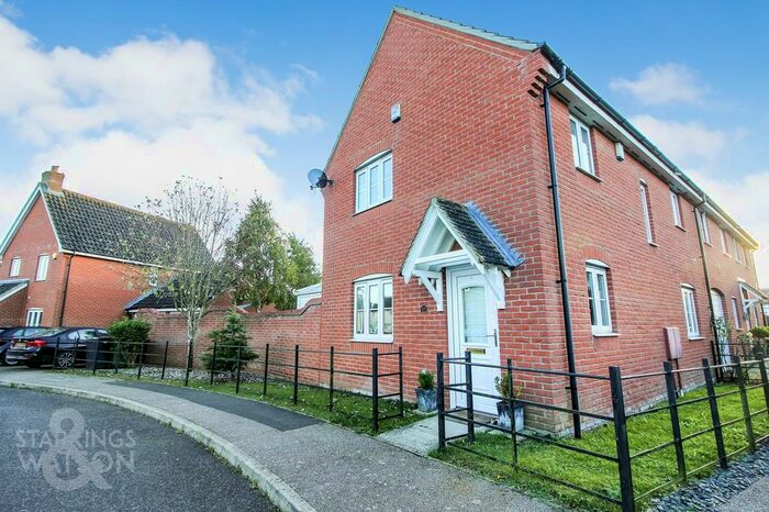 3 Bedroom Semi-Detached House To Rent In Churchfields Road, Long Stratton, Norwich, NR15