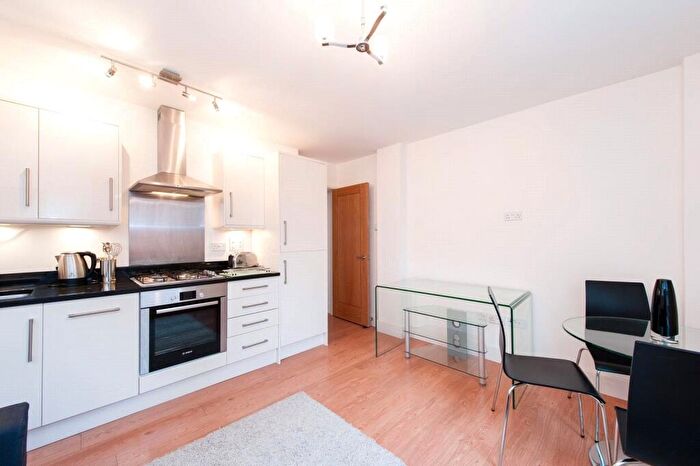 2 Bedroom Apartment To Rent In Whitechapel High Street, Aldgate East, London, E1