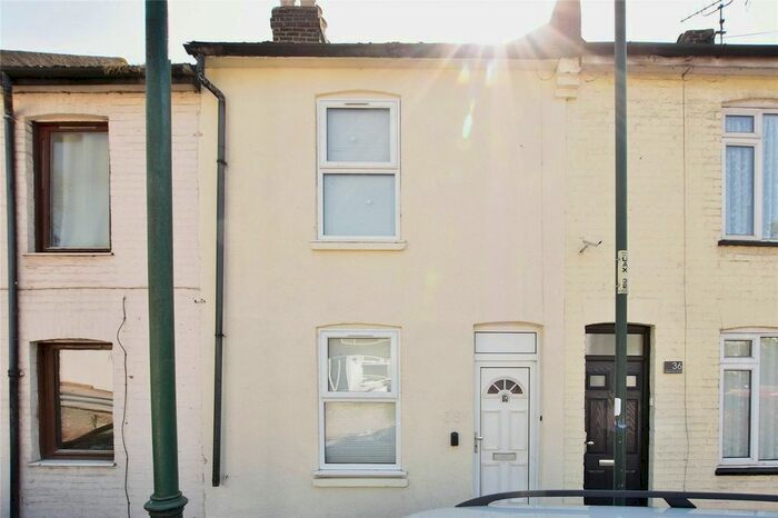 3 Bedroom Terraced House To Rent In Upper Luton Road, Chatham, Kent, ME5