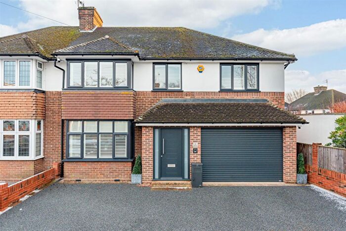 4 Bedroom Property For Sale In Selwyn Crescent, Hatfield, AL10