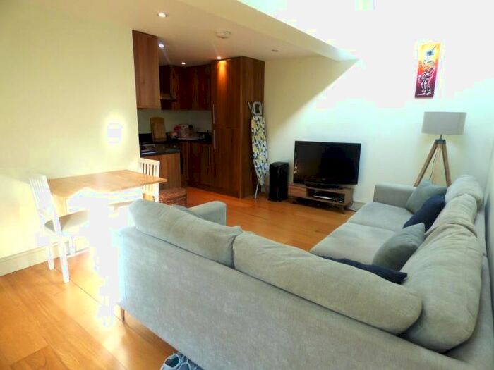 1 Bedroom Flat To Rent In Gipsy Road, London, SE27
