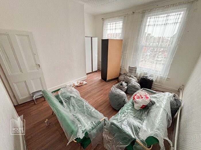 2 Bedroom Flat To Rent In Lea Bridge Road, Waltham Forest, E17