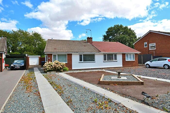 2 Bedroom Bungalow For Sale In Box Close, Whitnash, Leamington Spa, CV31