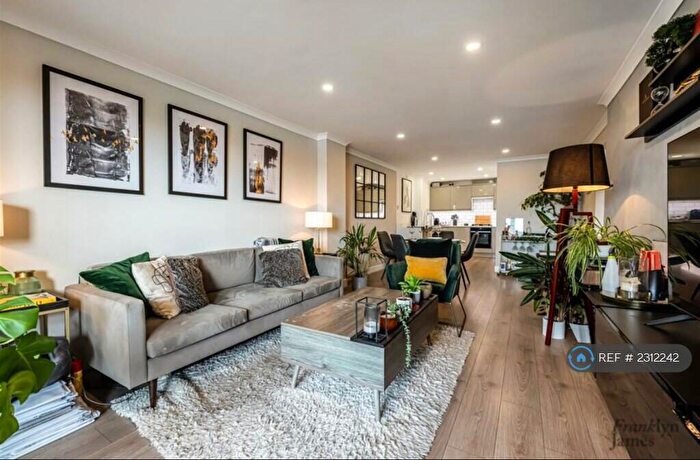 2 Bedroom Flat To Rent In Free Trade Wharf, London, E1W