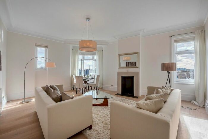 2 Bedroom Flat To Rent In Langham Mansions, Earls Court Square, London, SW5