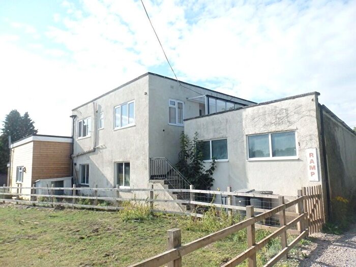 2 Bedroom Flat To Rent In Long Grove, RG7