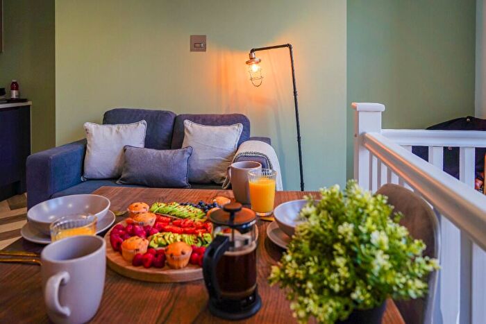 1 Bedroom Apartment To Rent In Duke Street, Manchester, Greater Manchester, M3